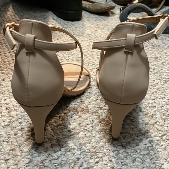 Dream pairs Nude Open Toe Pump Sandals - Picture 4 of 4